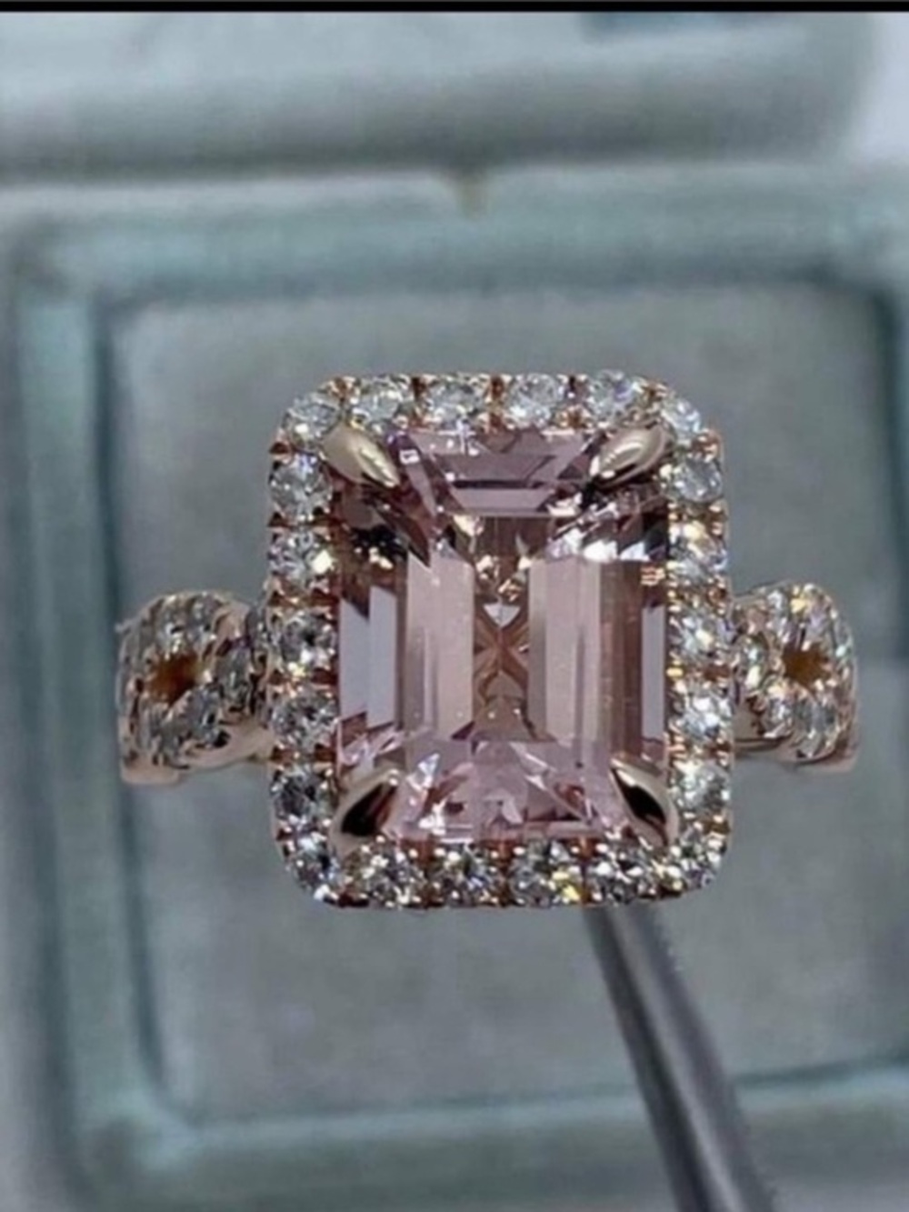 Rose gold ring